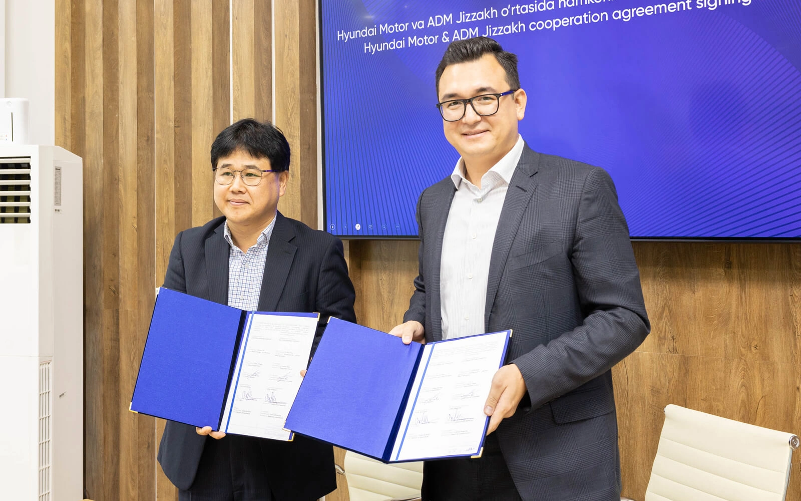 Hyundai (Hyundai Tracks) bilan kelishuvning imzolanishi