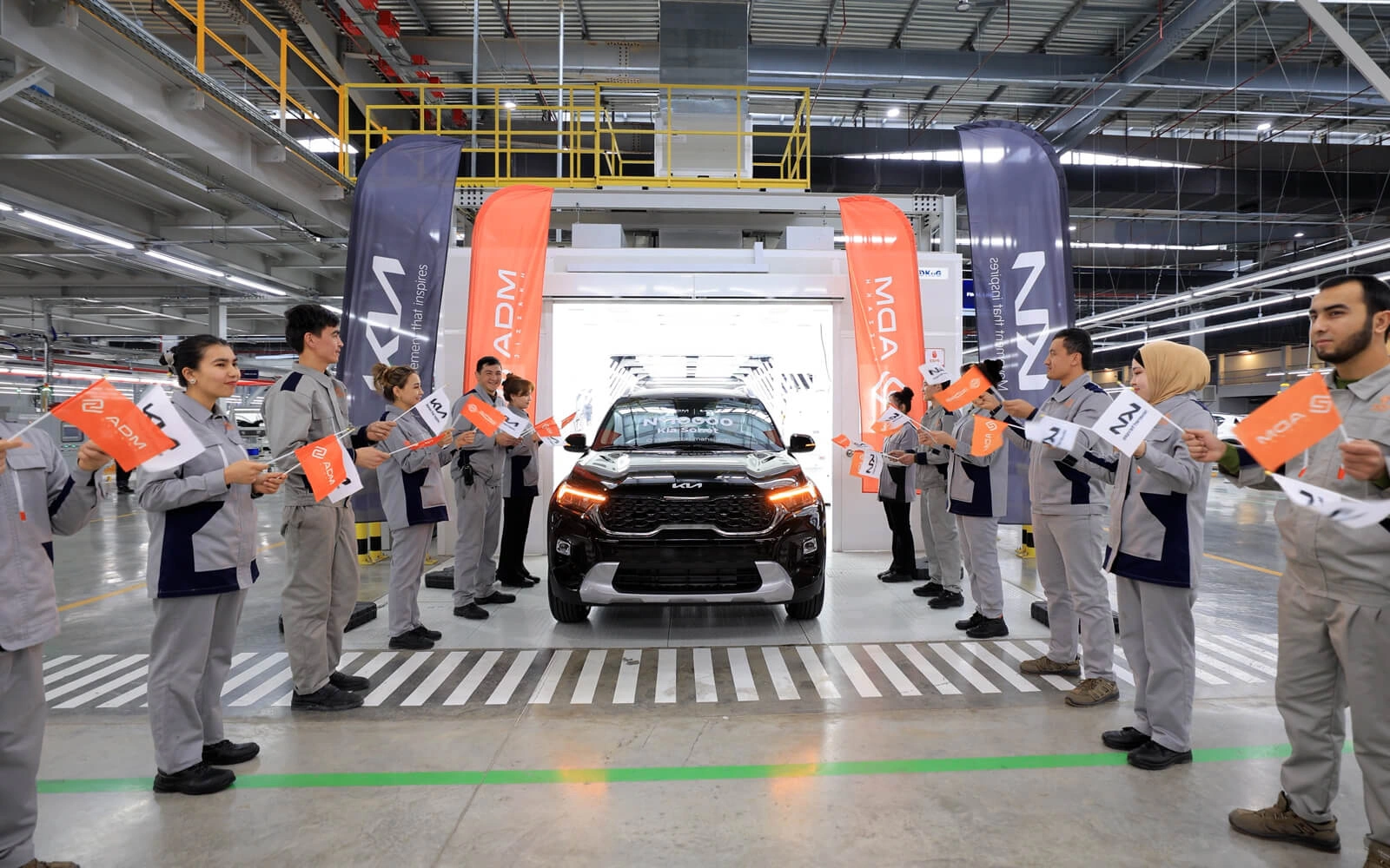 ADM Jizzakh zavodida Kia Sonet'ning 10000-chi avtomobili yigi'ldi